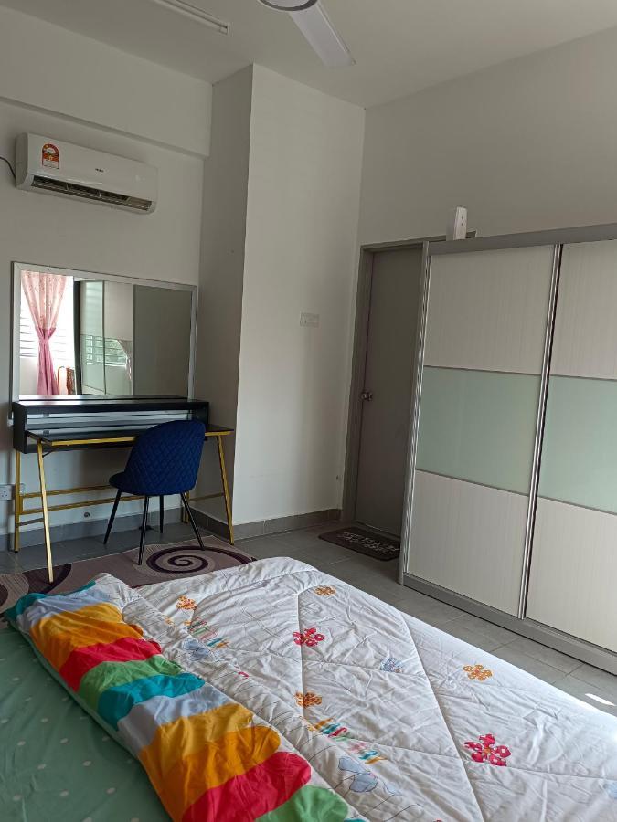 Dg Homestaymuslim Putrajaya - Near Alamanda Exterior photo