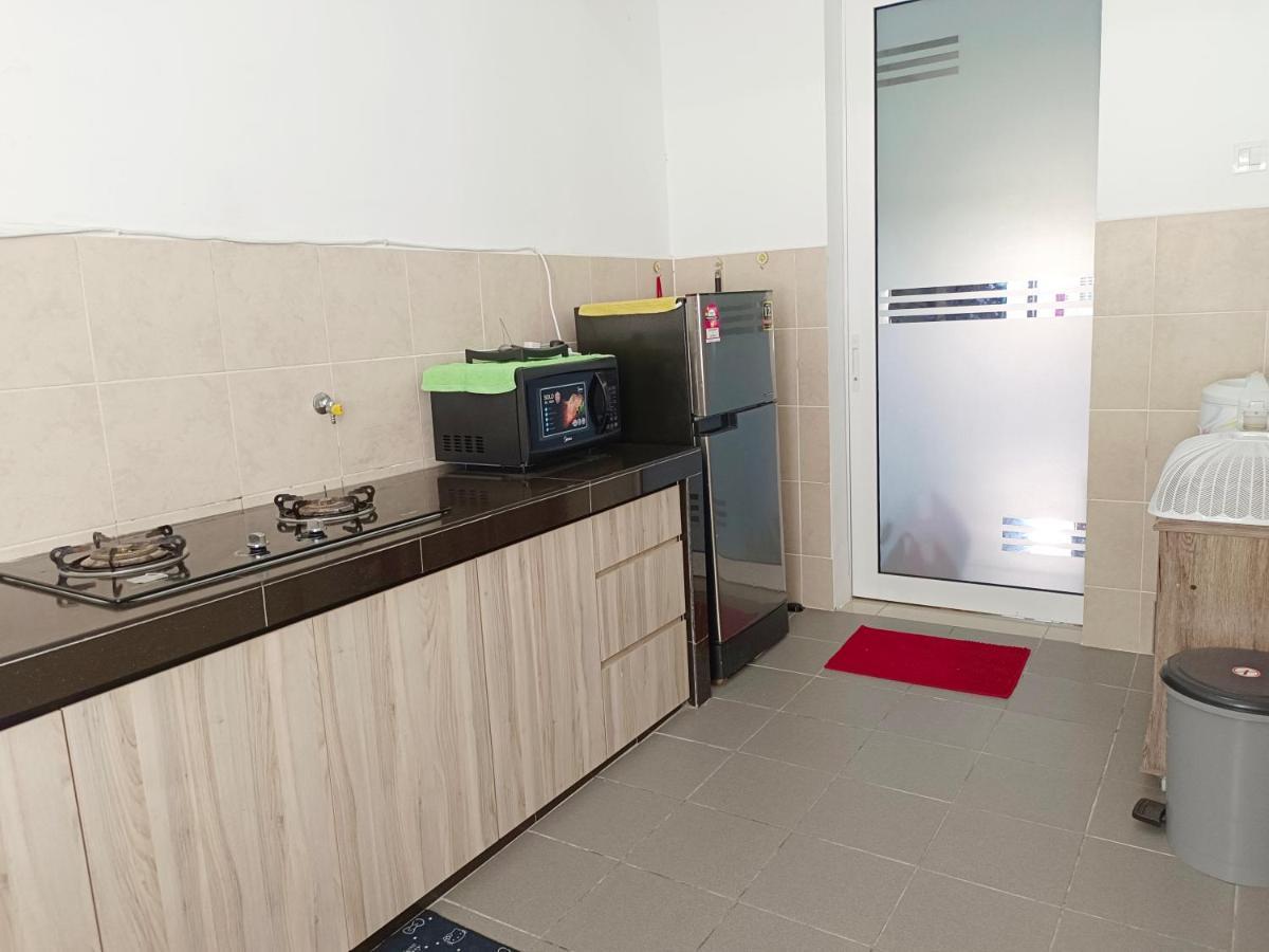 Dg Homestaymuslim Putrajaya - Near Alamanda Exterior photo